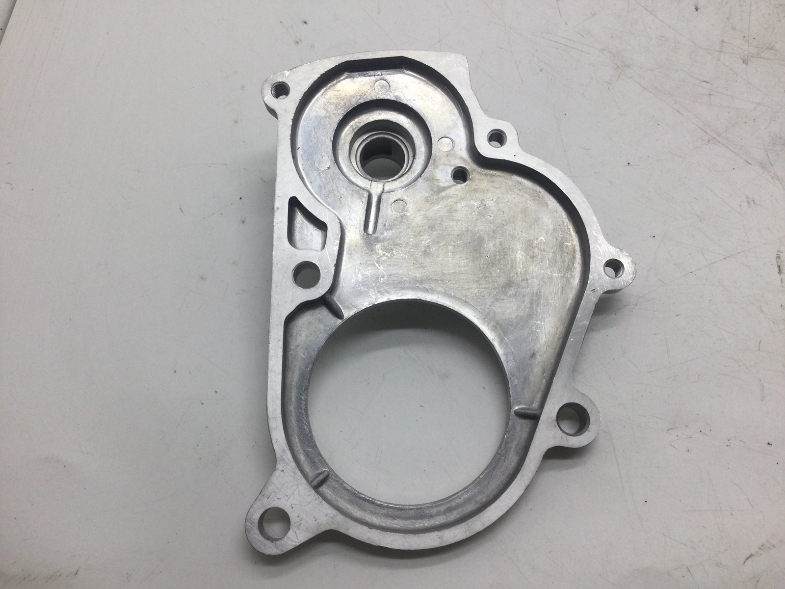 1972 Yamaha Oil Pump Cover - Image 3