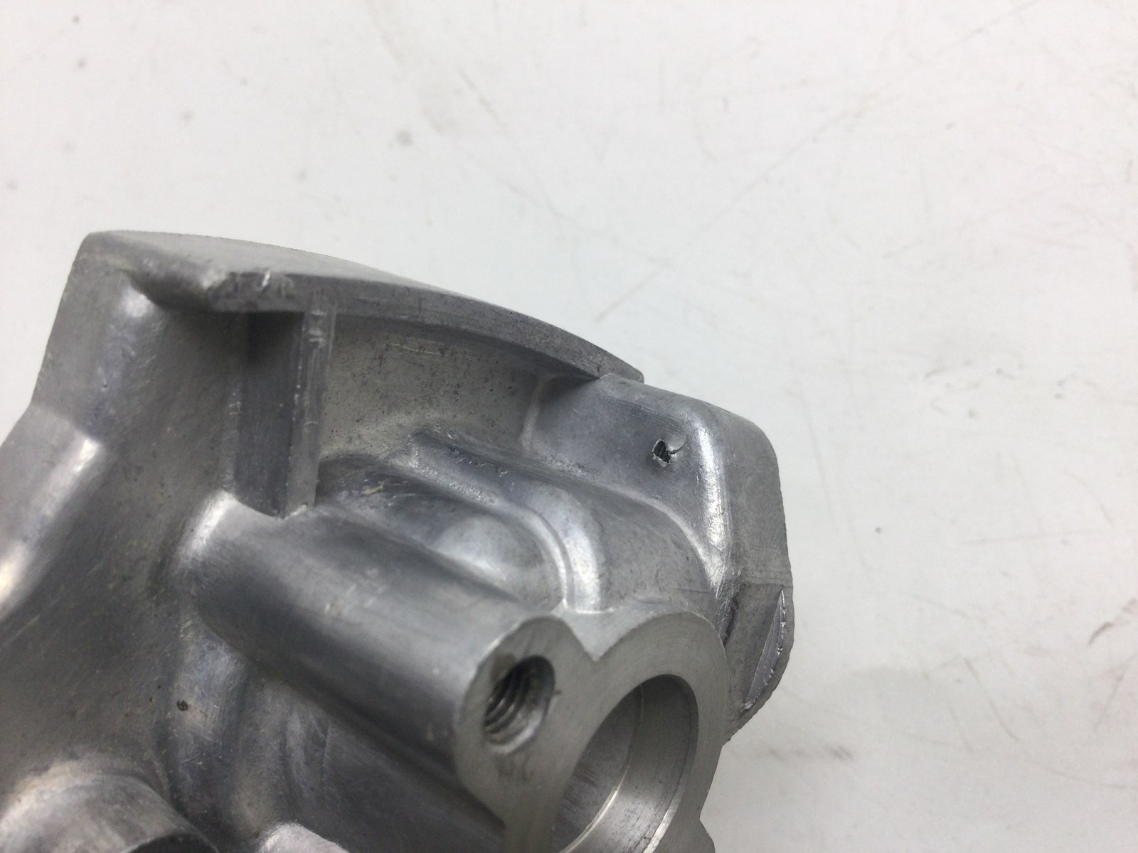 1972 Yamaha Oil Pump Cover - Image 4