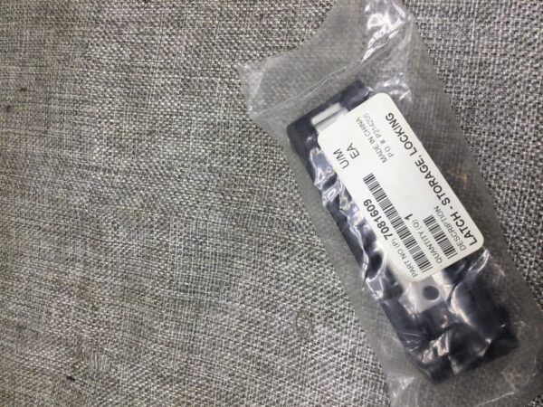 2010 Polaris RANGER LOCKING STORAGE LATCH - Image 4