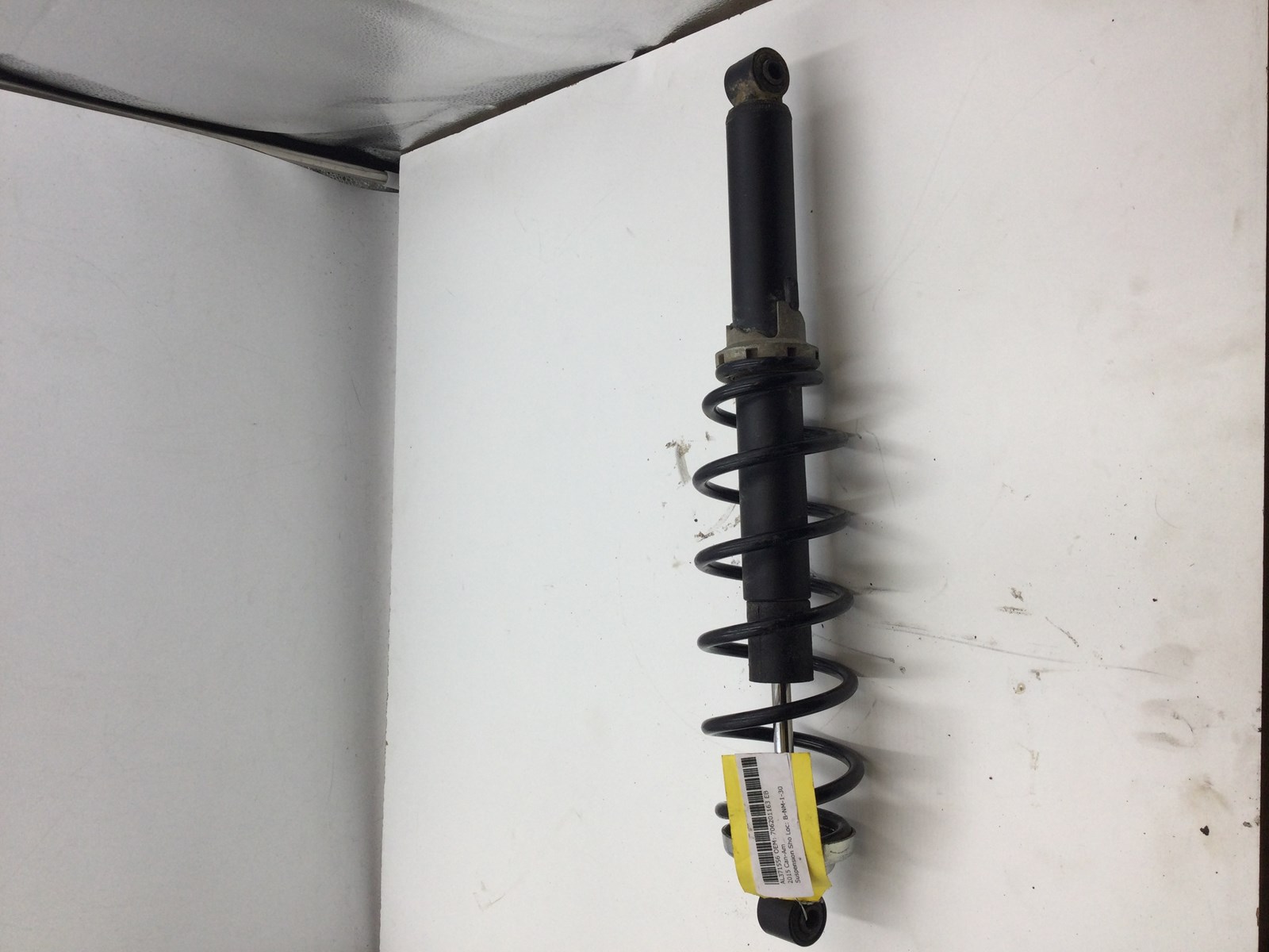2015 Can-Am Outlader 570 Front shock - Image 2