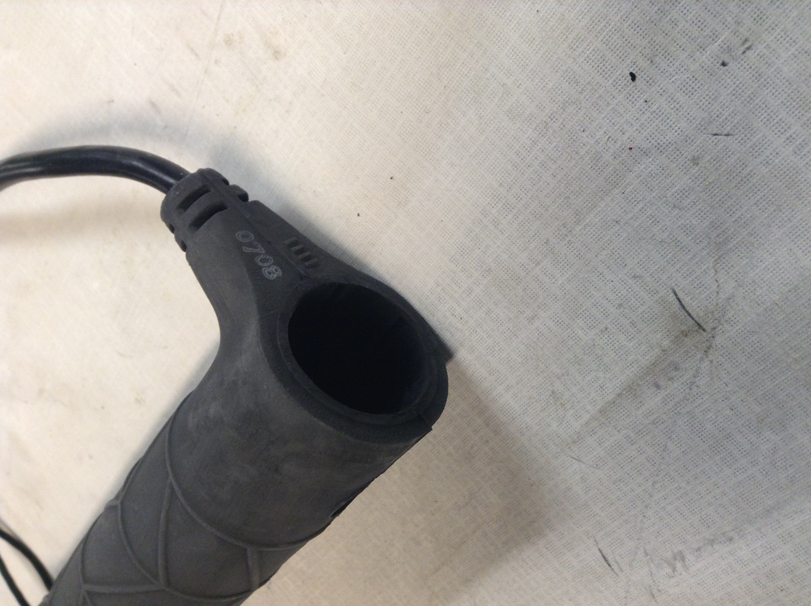 2010 Yamaha GRIP ASSEMBLY - Image 3