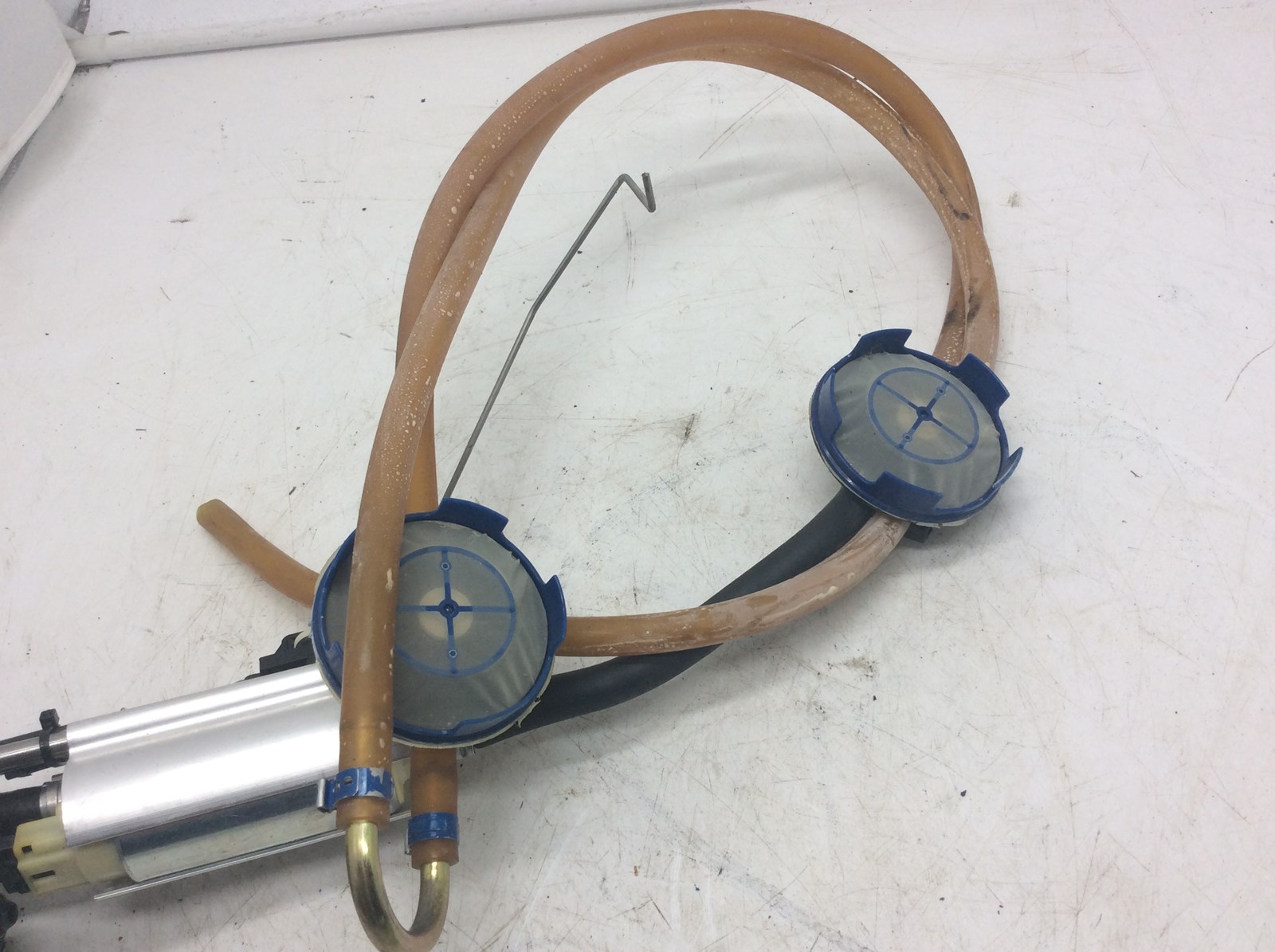 2008 Polaris fuel pump - Image 4