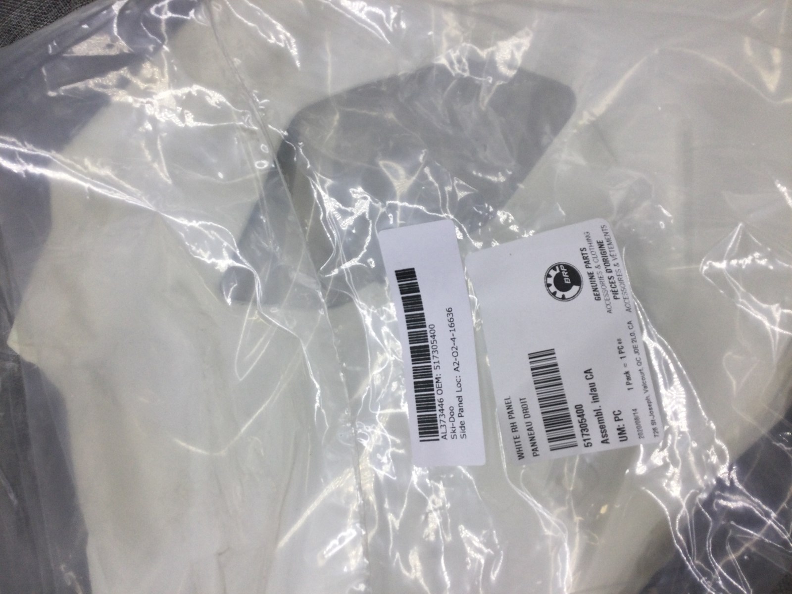 2018 Ski-Doo PANEL RH (WHITE) - Image 4