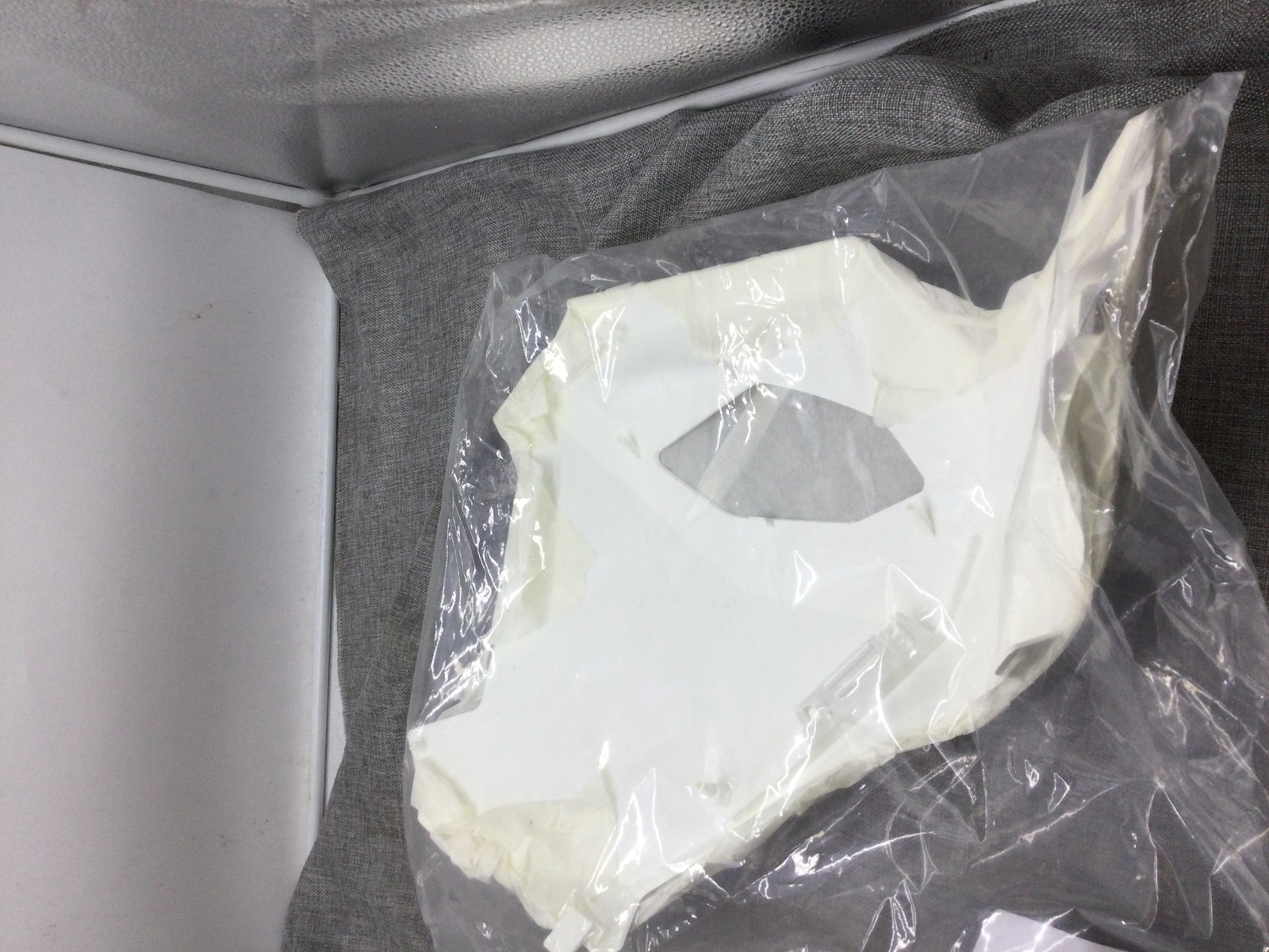 2018 Ski-Doo PANEL RH (WHITE) - Image 5