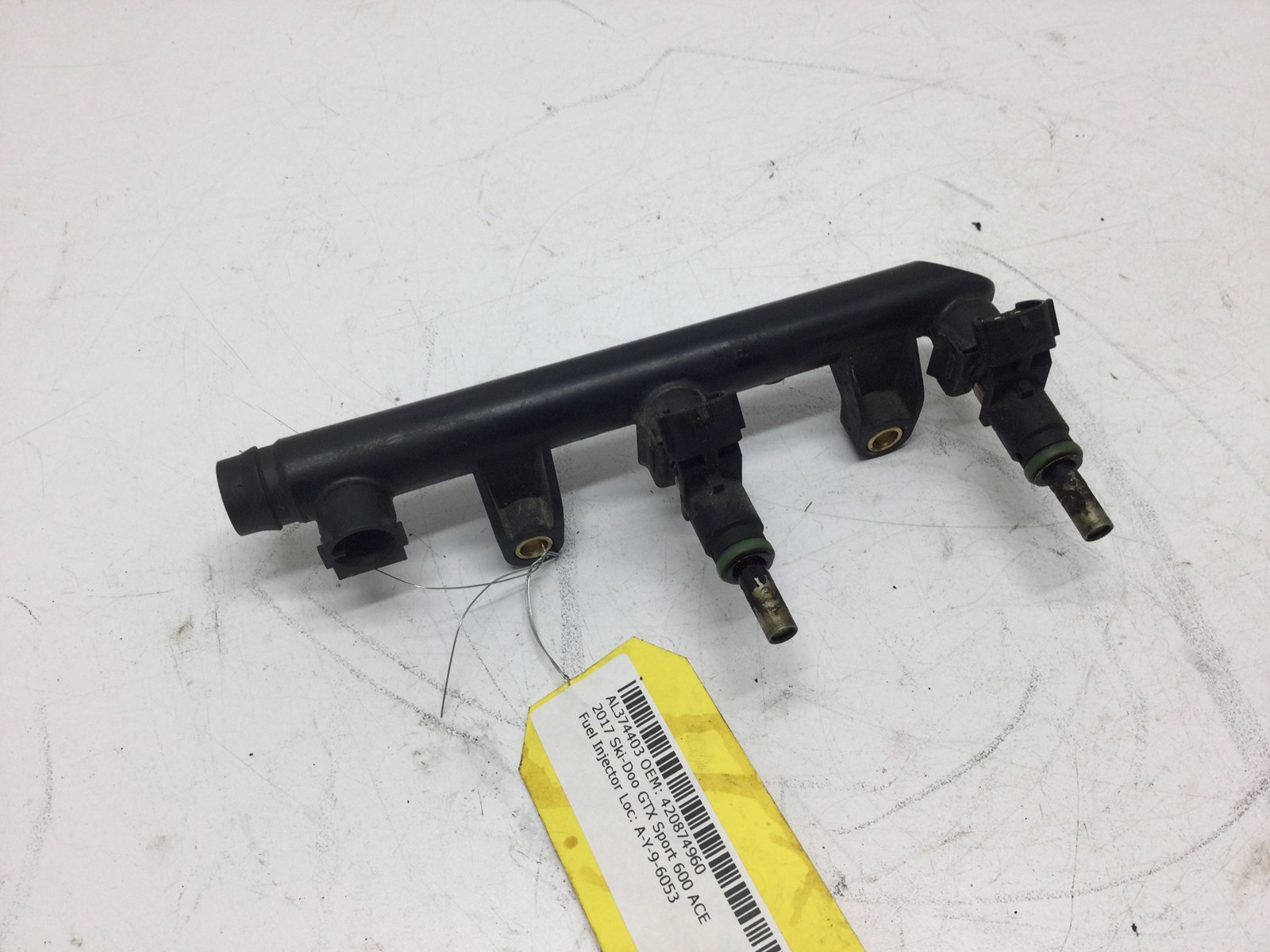 2017 Ski-Doo fuel rail with injectors - Image 2