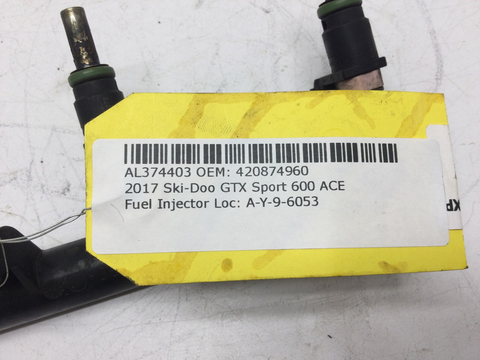 2017 Ski-Doo fuel rail with injectors - Image 5