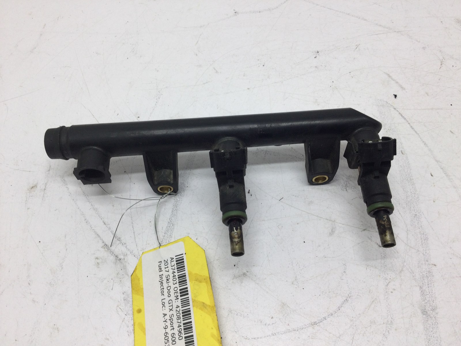 2017 Ski-Doo fuel rail with injectors