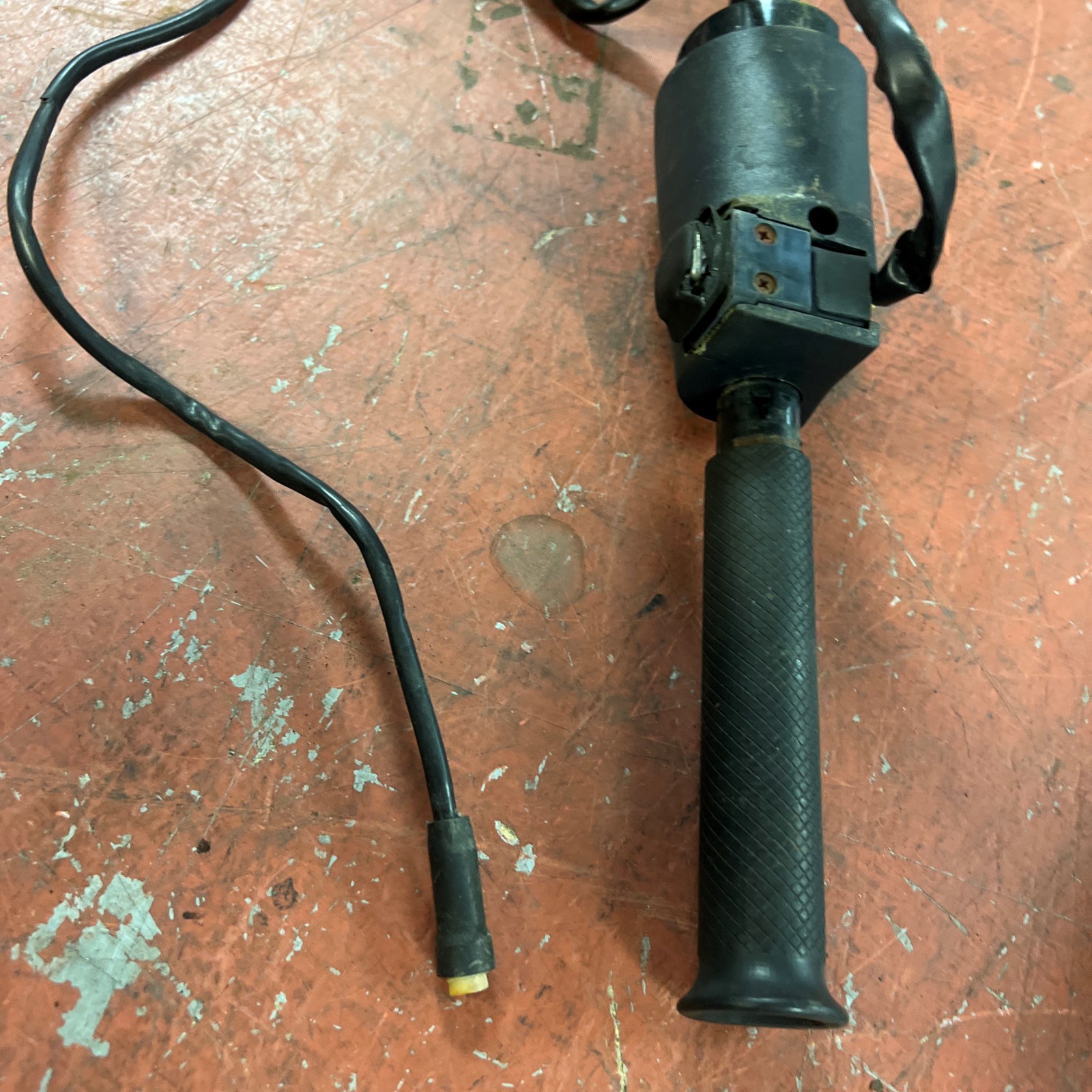2000 Ski-Doo HANDLEBAR W/ THrottle Block, and Switch - Image 3