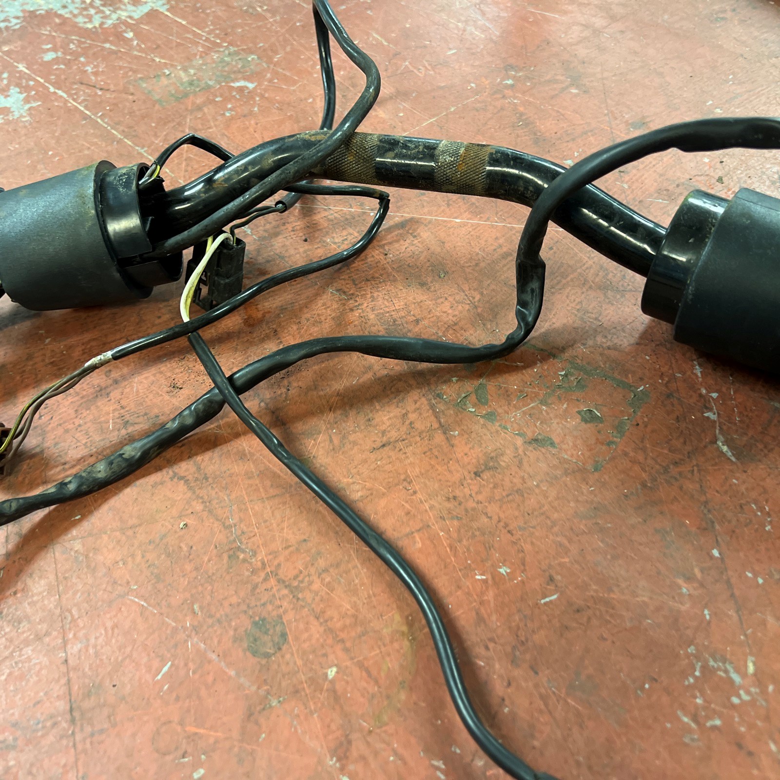 2000 Ski-Doo HANDLEBAR W/ THrottle Block, and Switch - Image 4