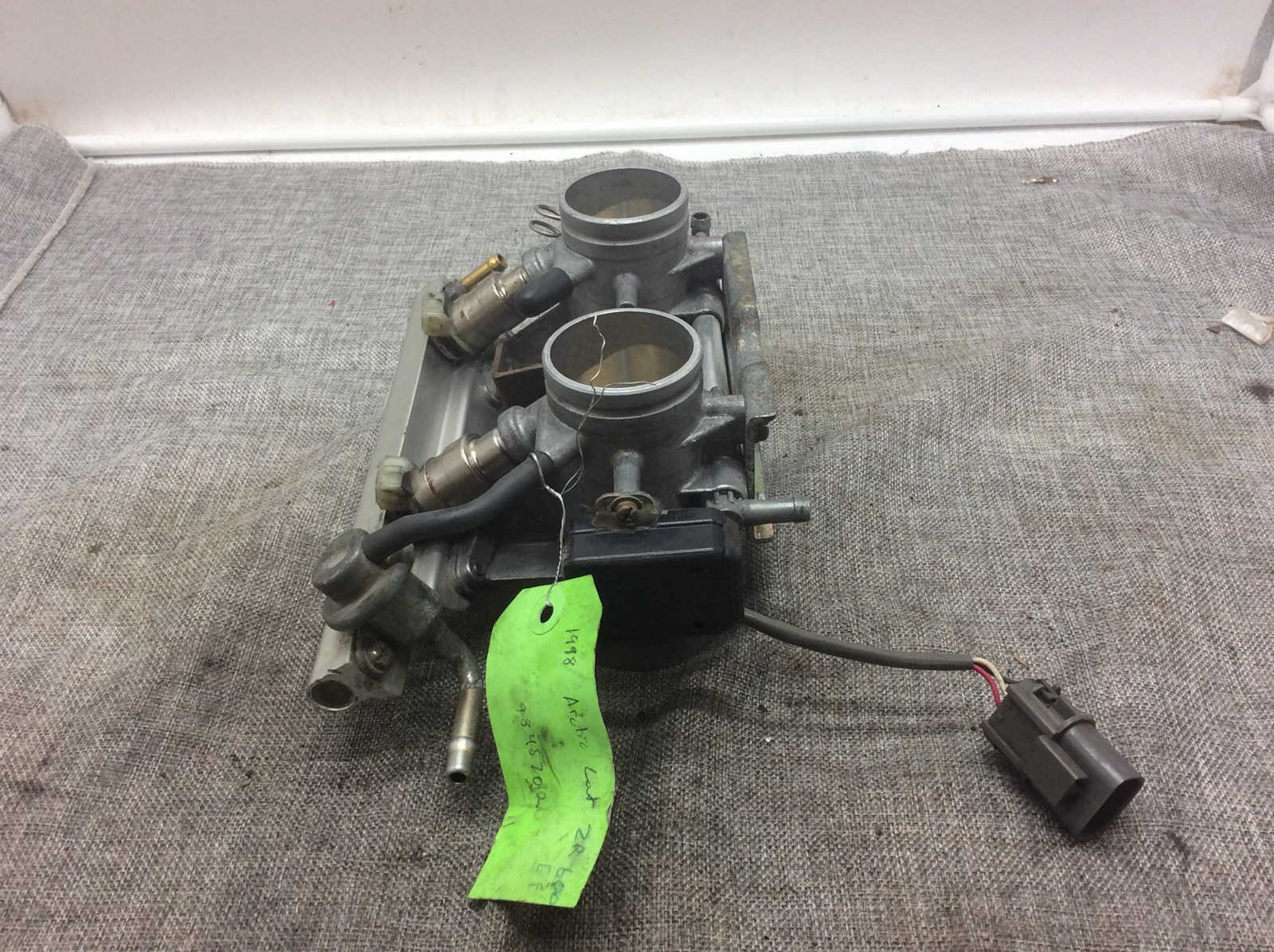 1998 Arctic Cat throttle body W/ injectors- Square - Image 2