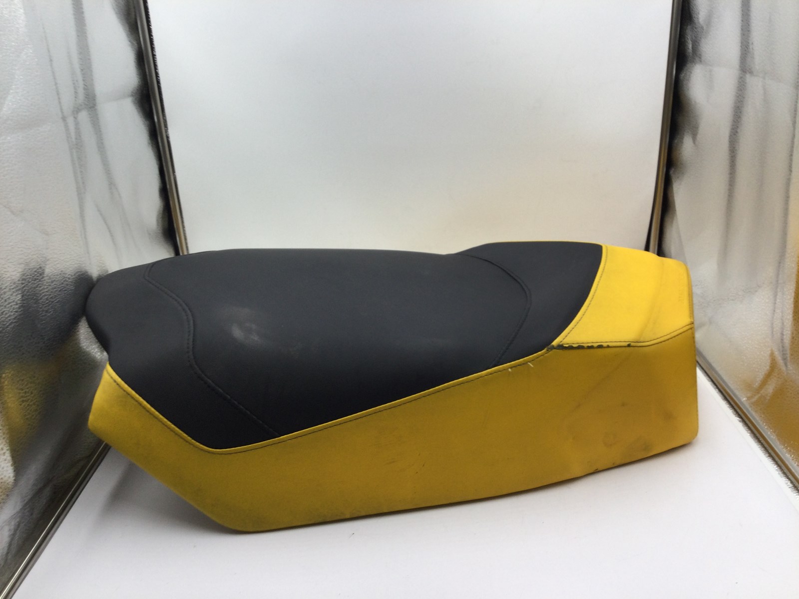 2009 Ski-Doo seat - Image 3