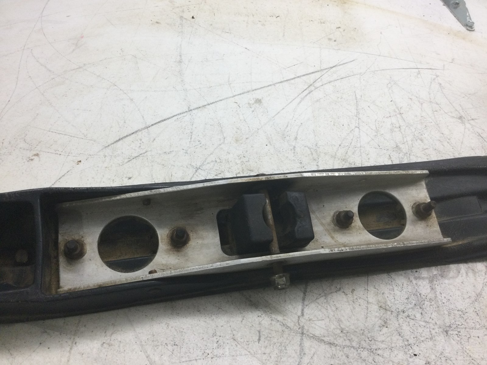 2001 Ski-Doo Used Skis - Set of 2 - Image 3