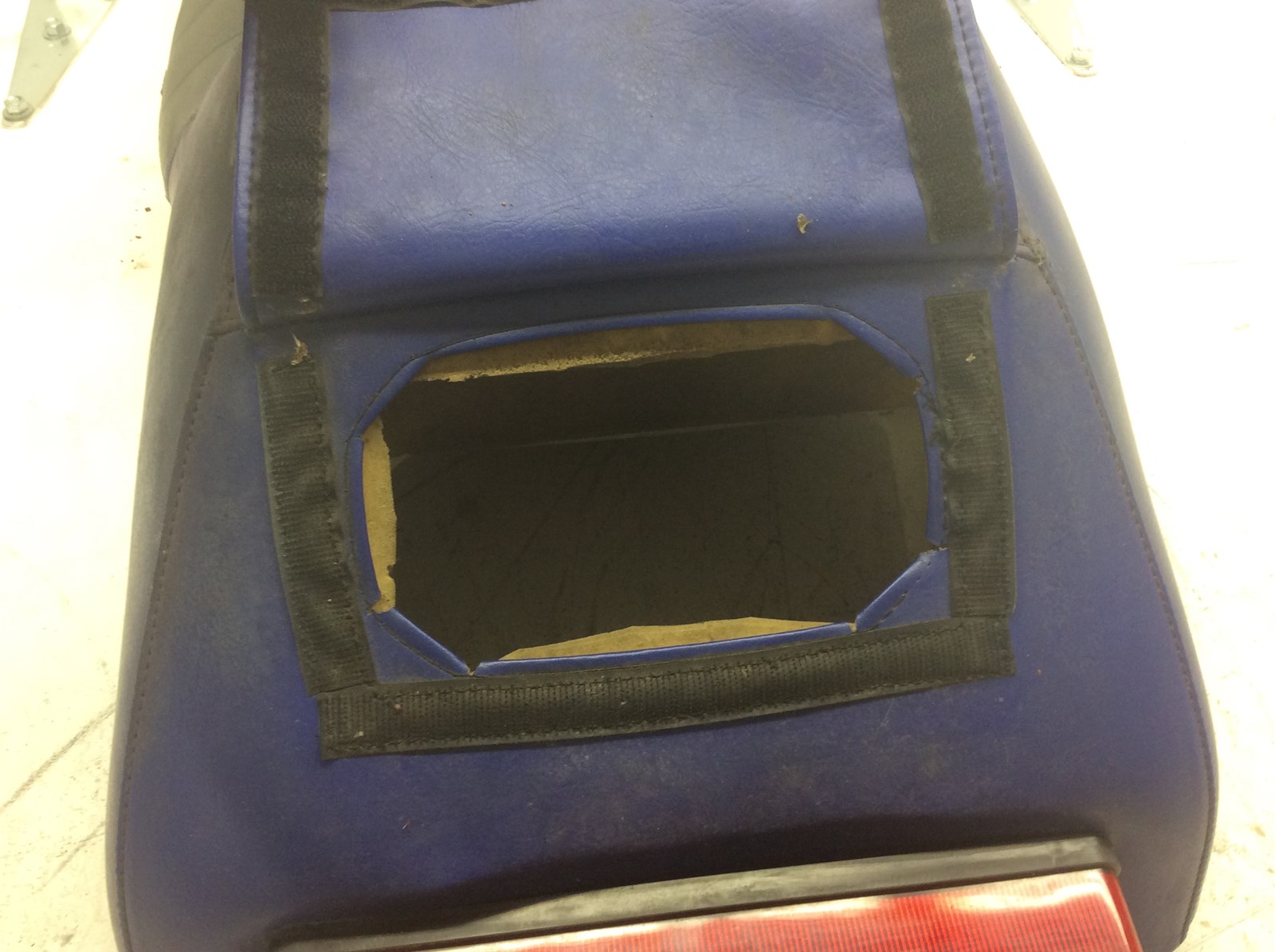 1998 Yamaha Seat - Image 3