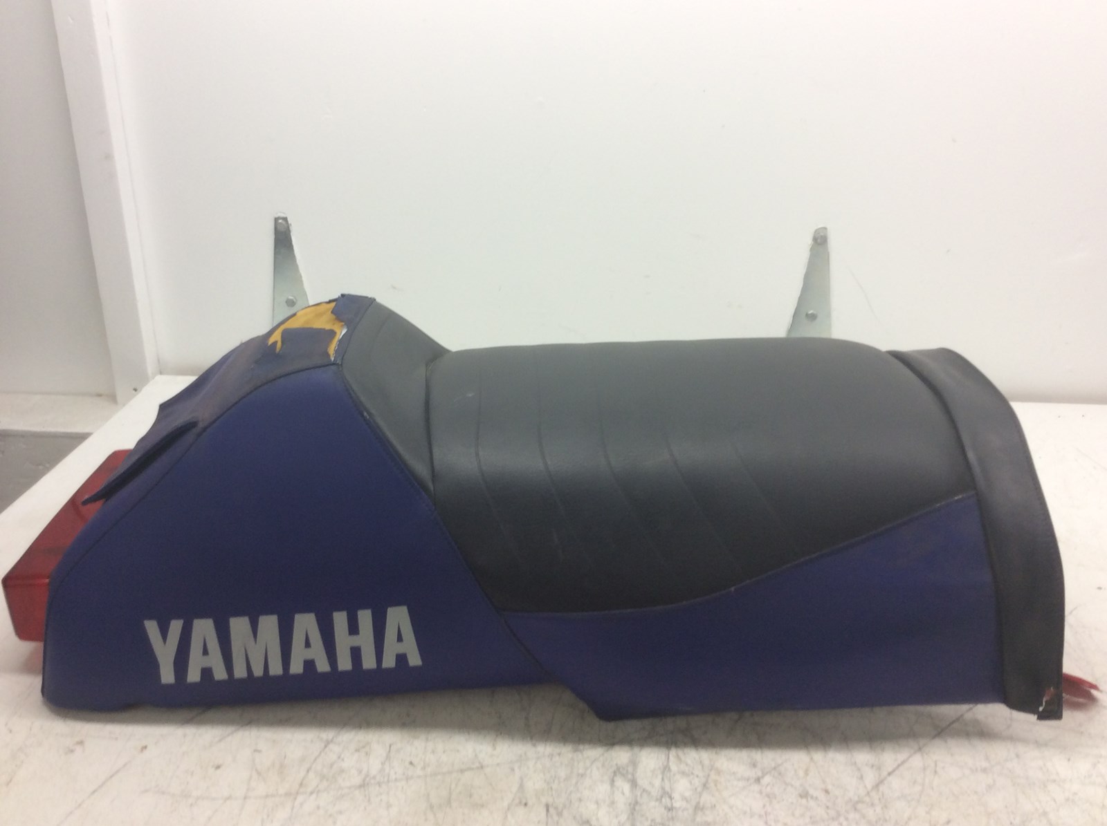 1998 Yamaha Seat - Image 4