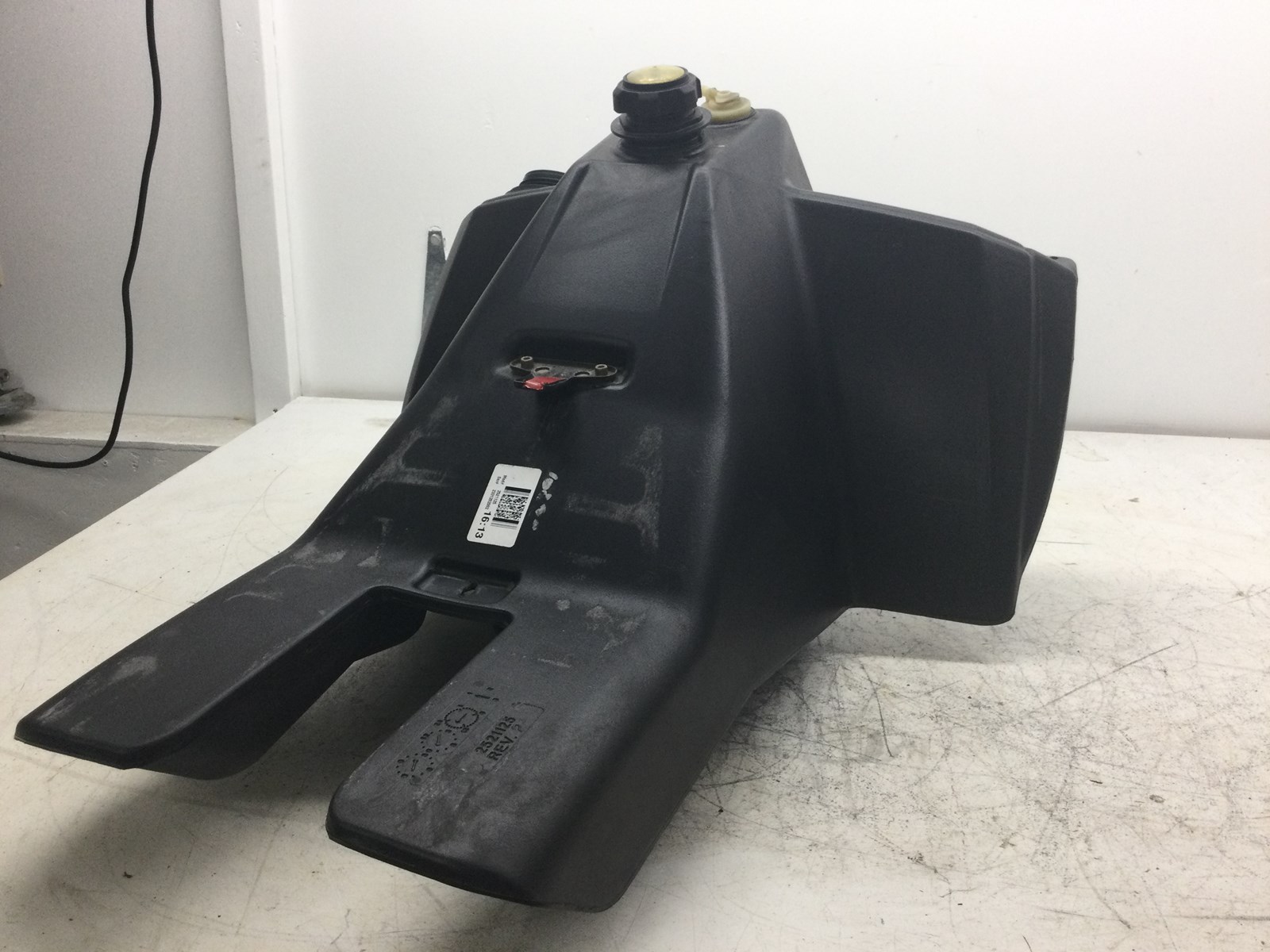 2012 Polaris USED FUEL TANK - Image 3