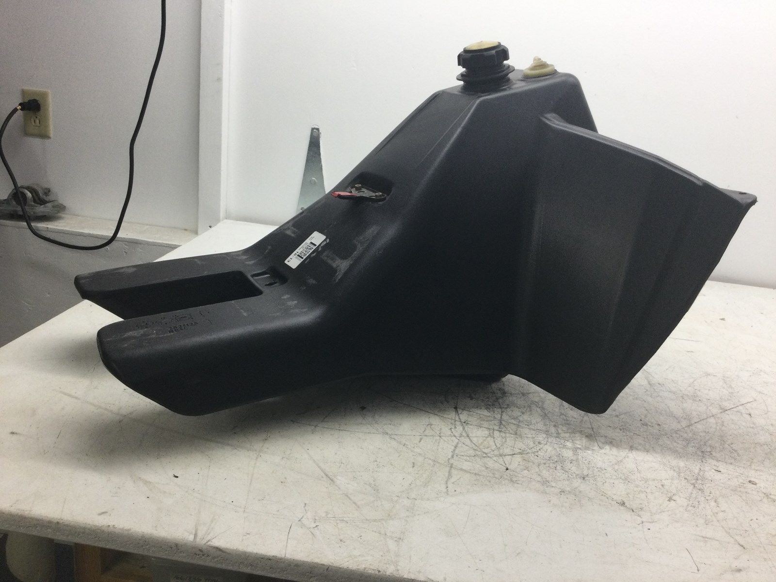 2012 Polaris USED FUEL TANK - Image 4