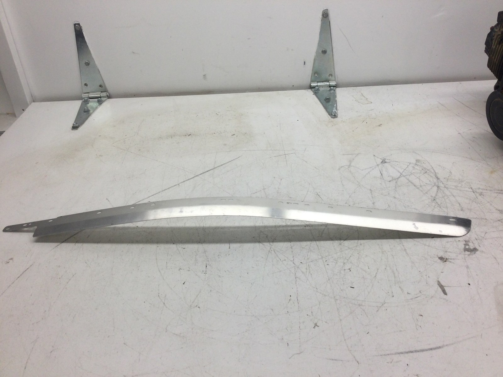 RH Hood Guide - Image 2