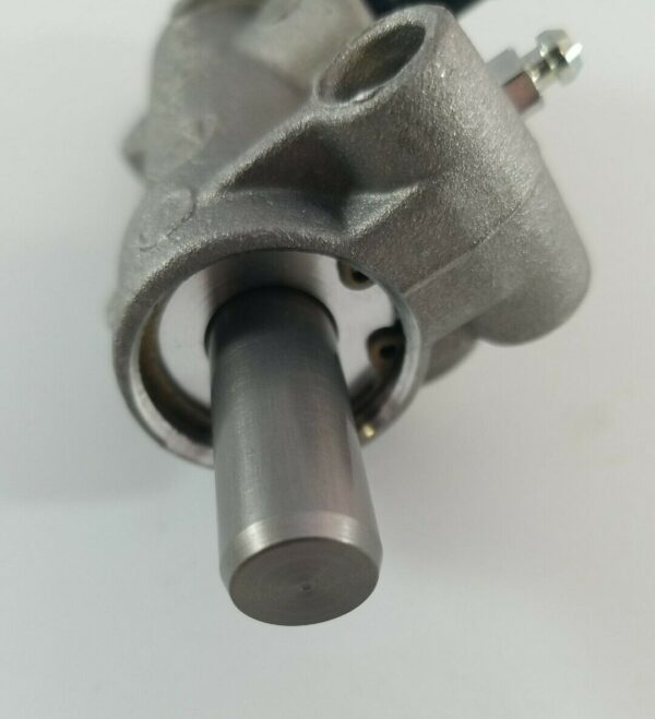 2007 Polaris Sportsman 800, master cylinder - Image 3