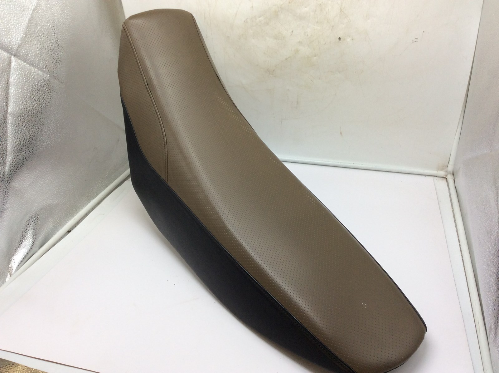 2007 Yamaha seat - Image 2