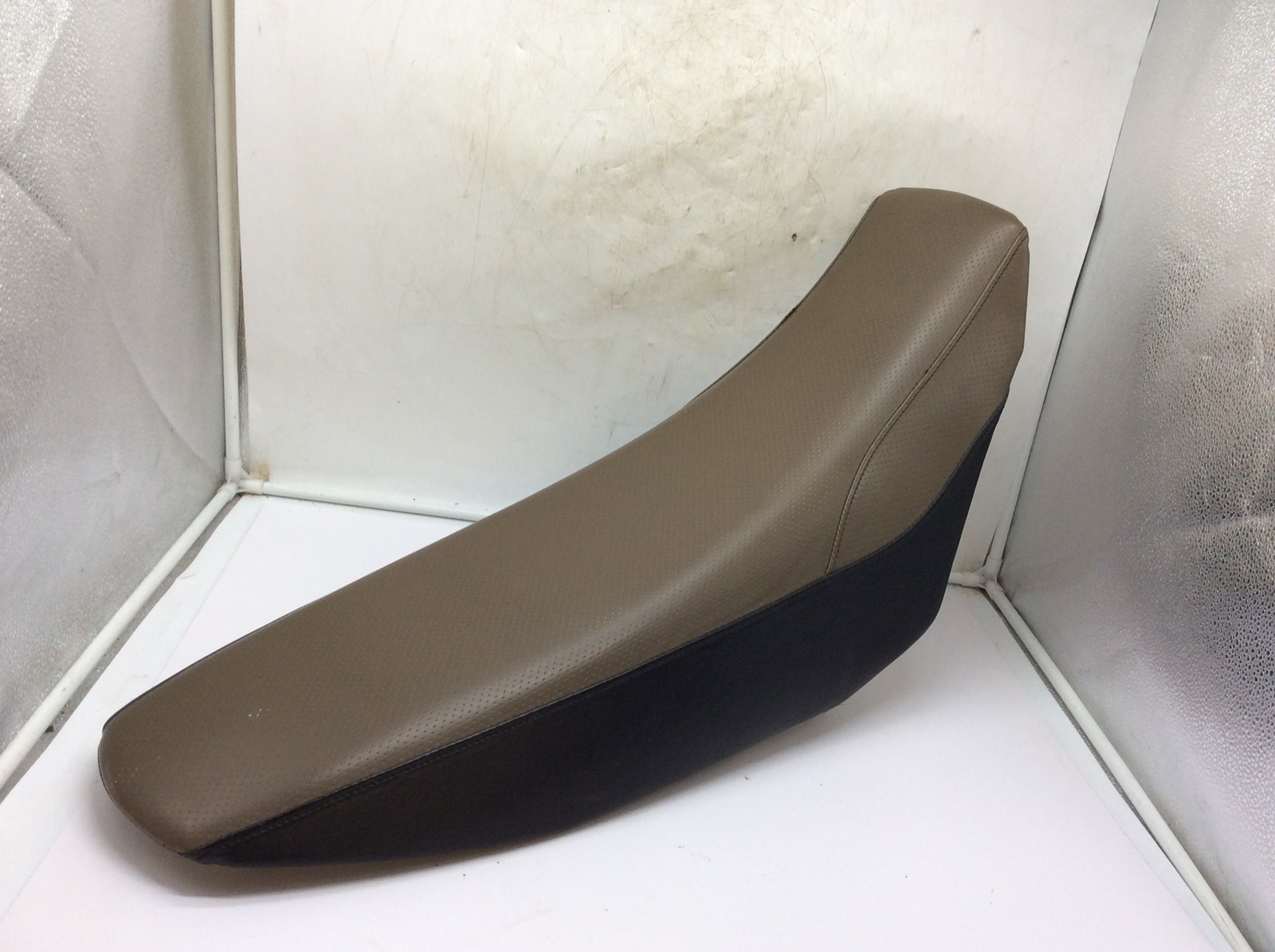 2007 Yamaha seat - Image 3