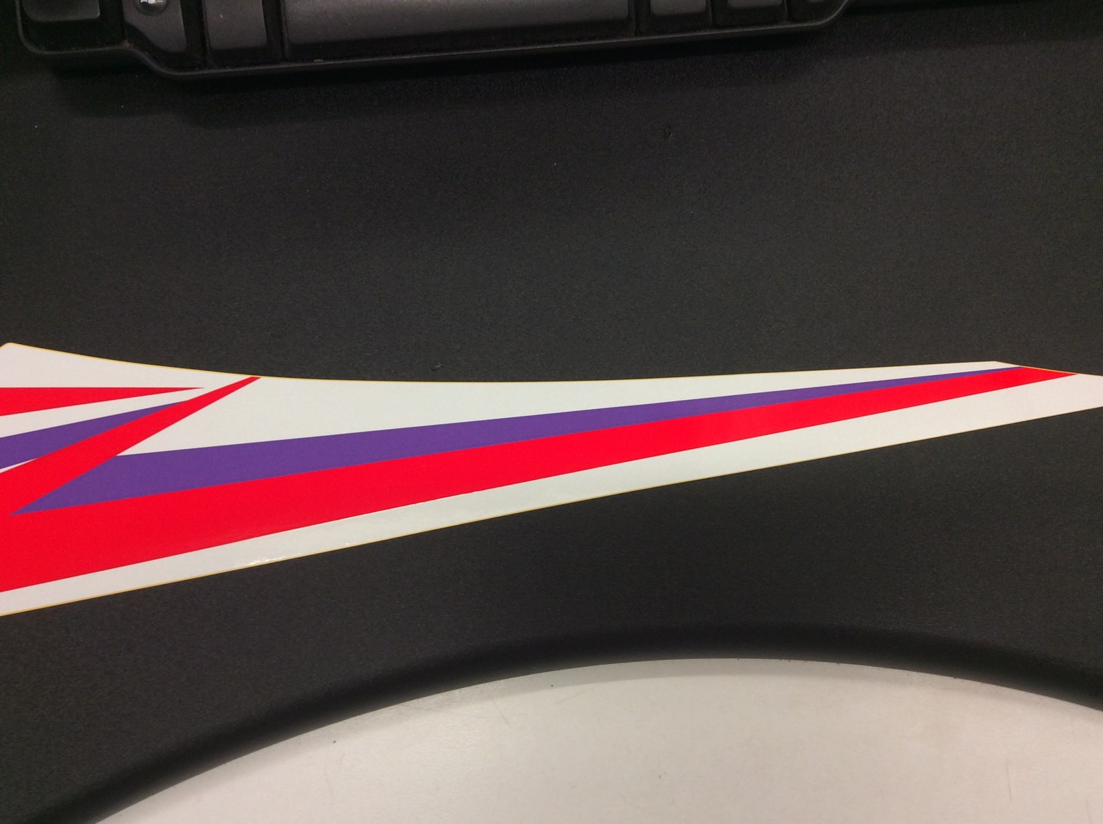 1997 Yamaha Emblem 4 Decal Hood Right Side Upper - Image 3