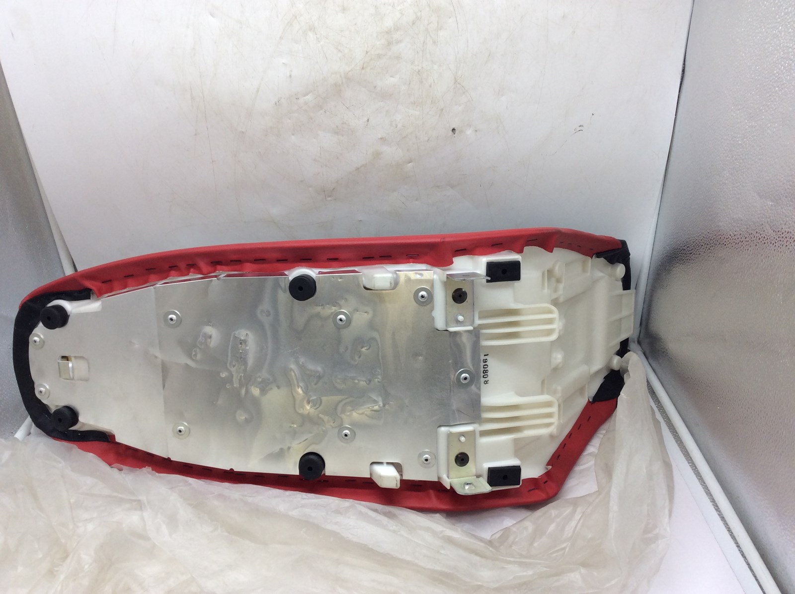 2007 Yamaha seat - Image 4