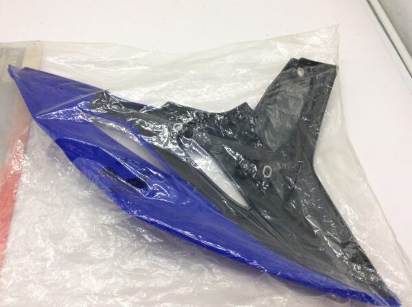 2010 Yamaha YZ450F tank side cover - Image 4