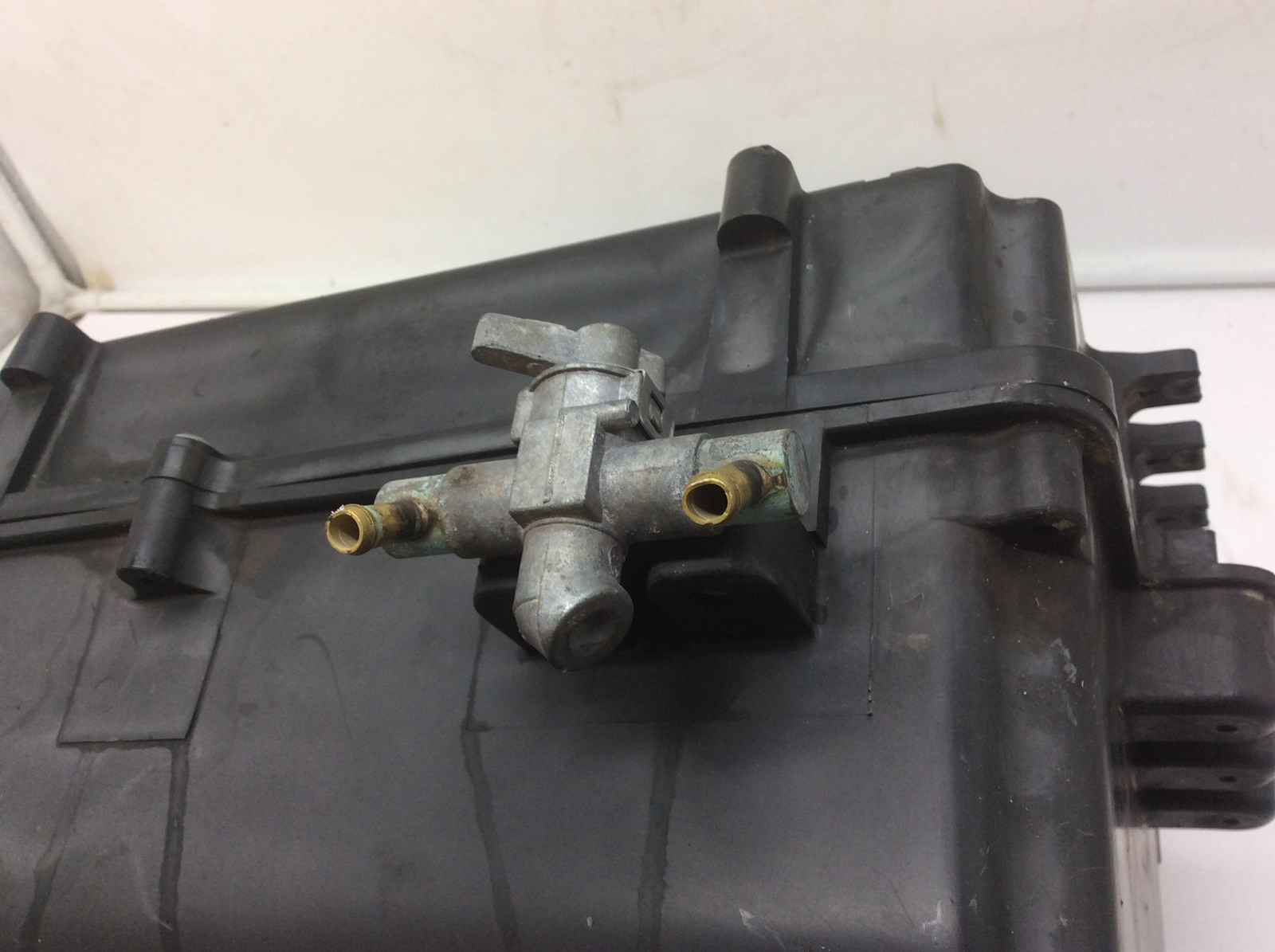 2004 Yamaha airbox - Image 2