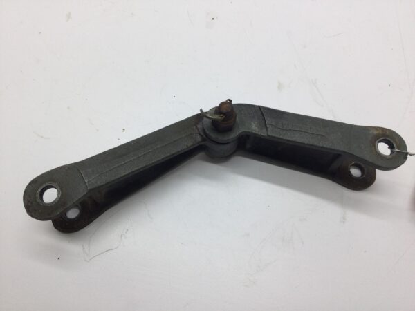 1990 Yamaha PHAZER II 480 F/C Pivot Arm - Image 2