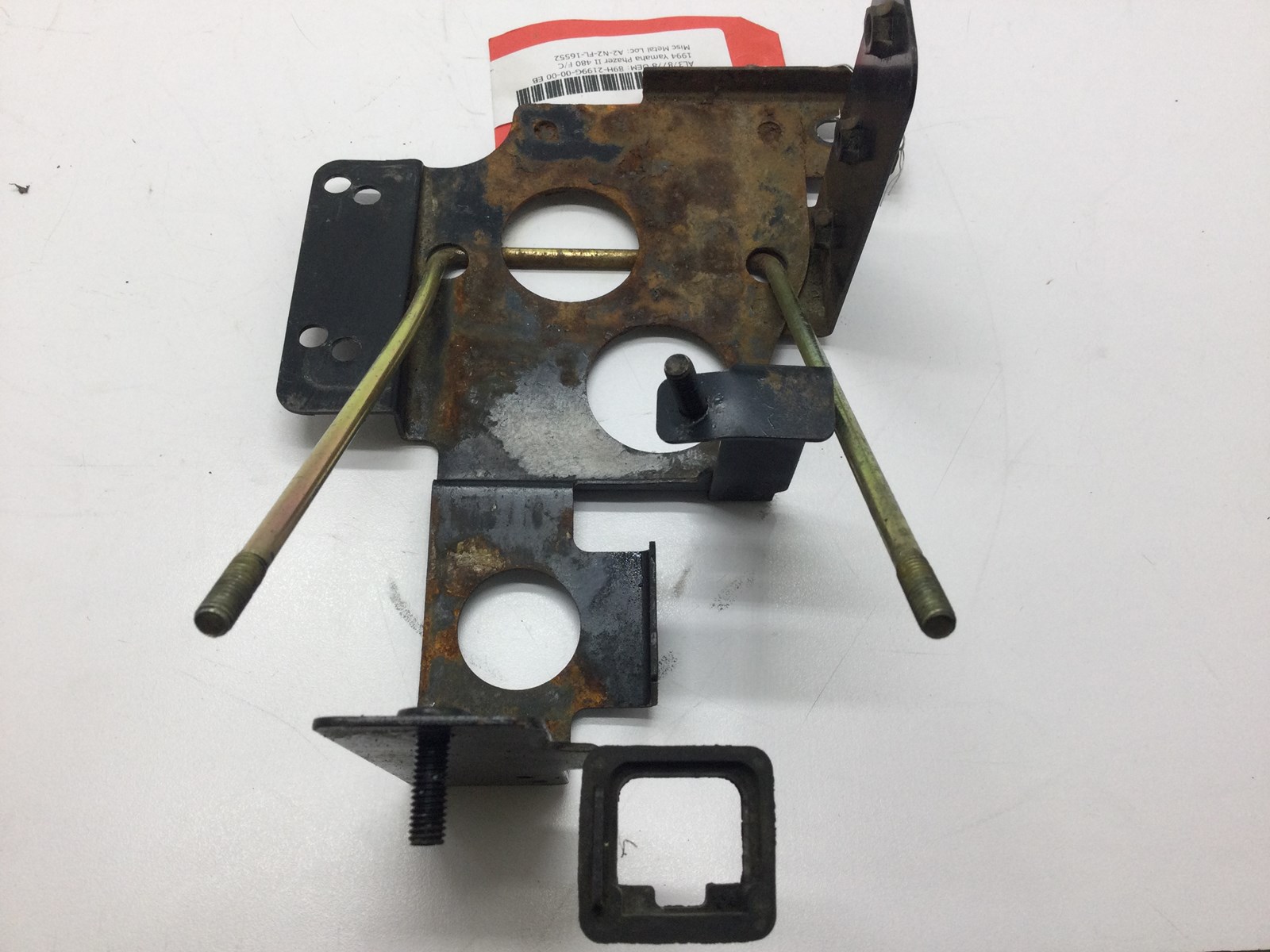 1994 Yamaha Battery Bracket - Image 3