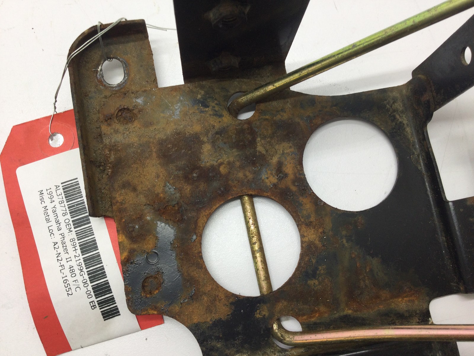 1994 Yamaha Battery Bracket - Image 4