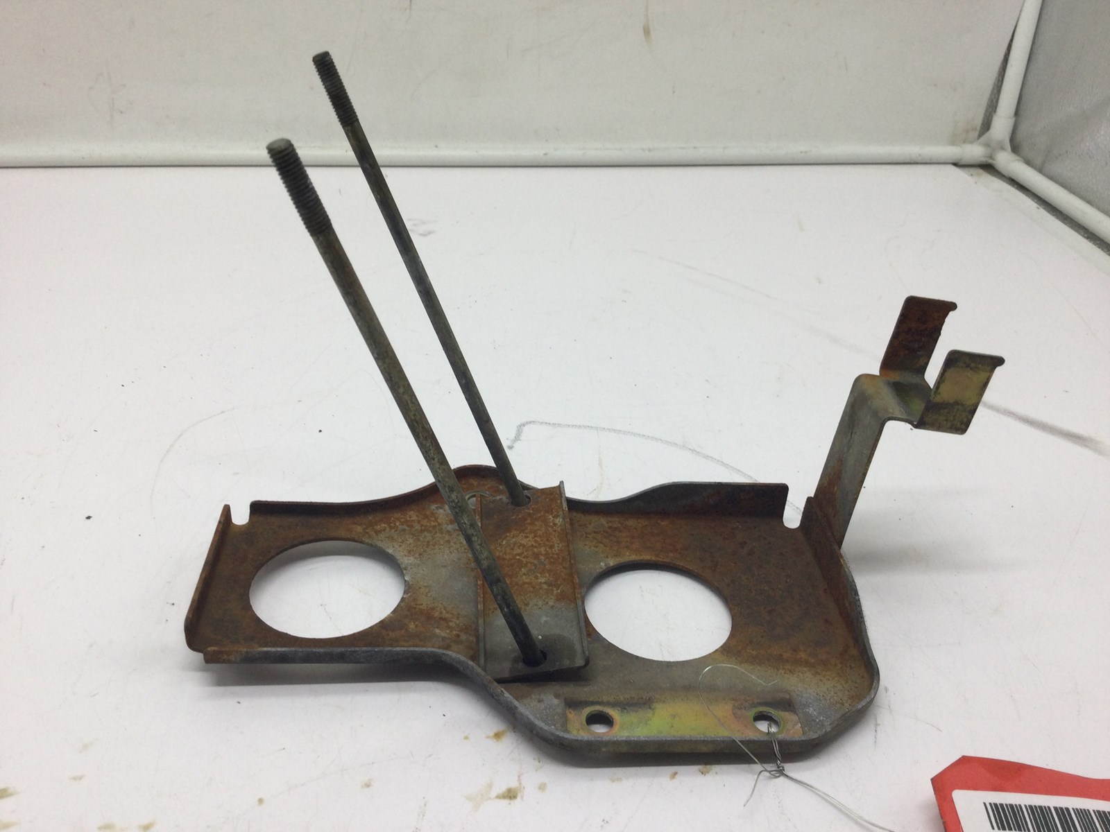 1994 Yamaha Battery Bracket - Image 2