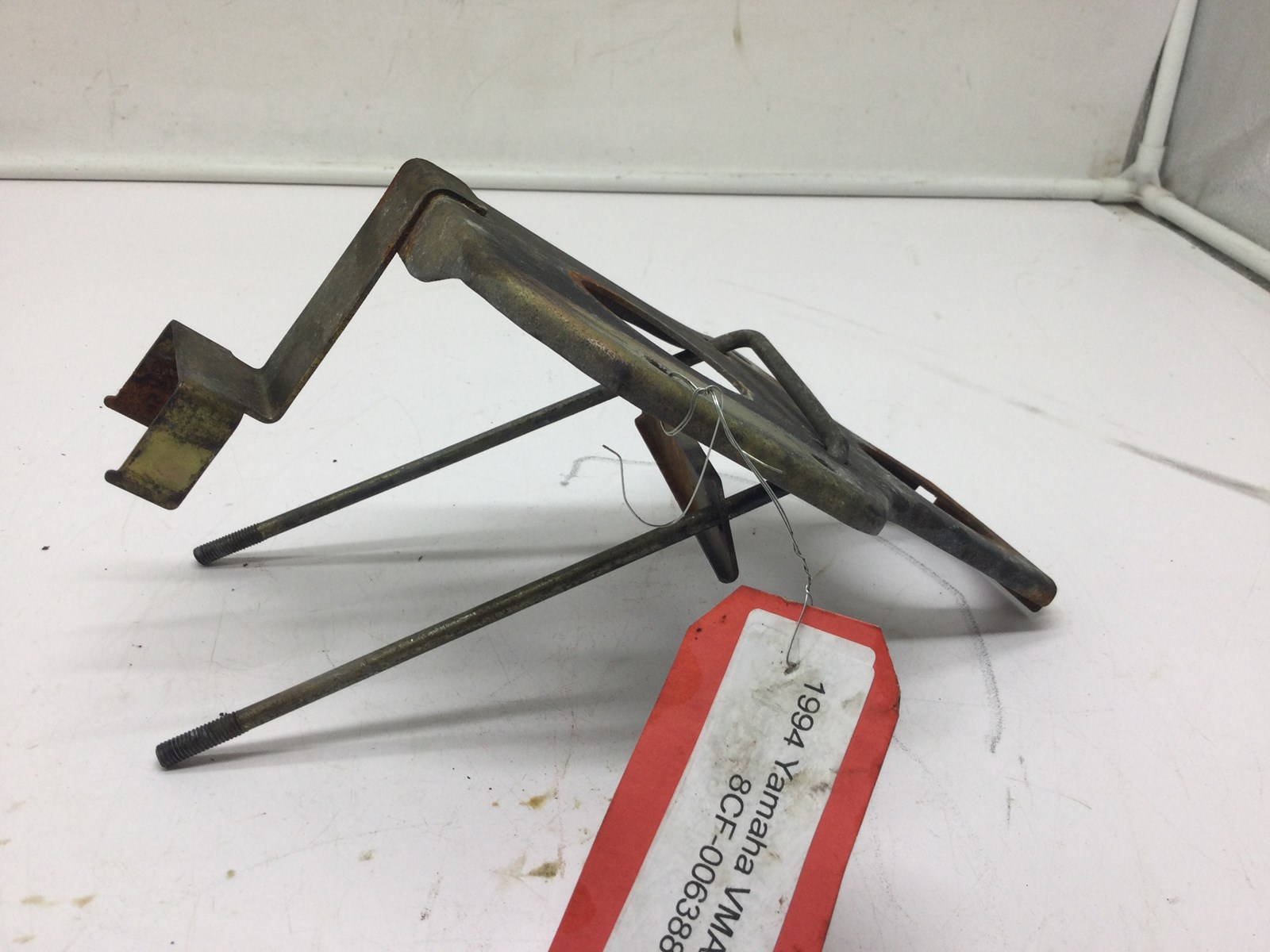 1994 Yamaha Battery Bracket - Image 5