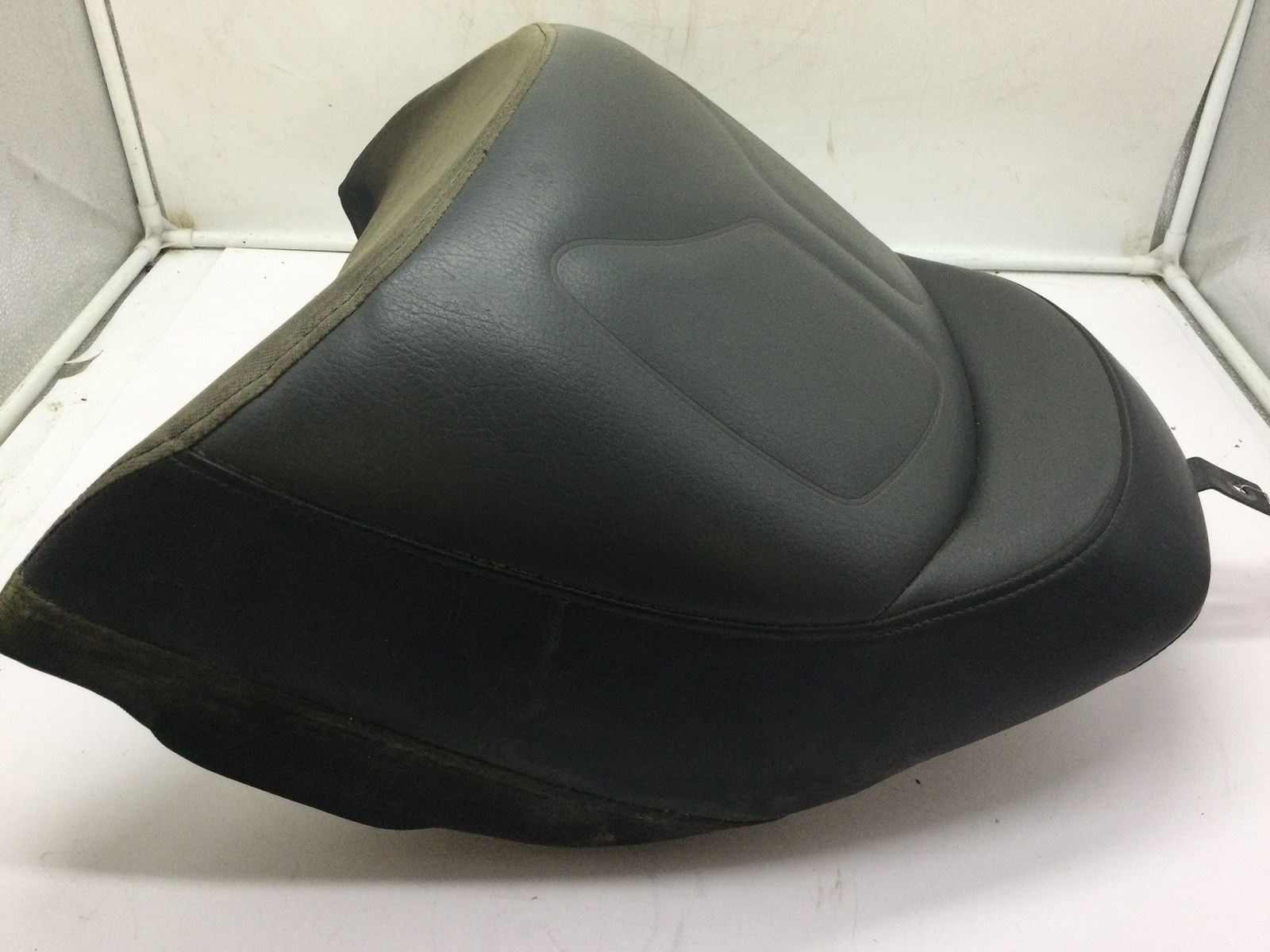 2007 Yamaha seat - rear - Image 4