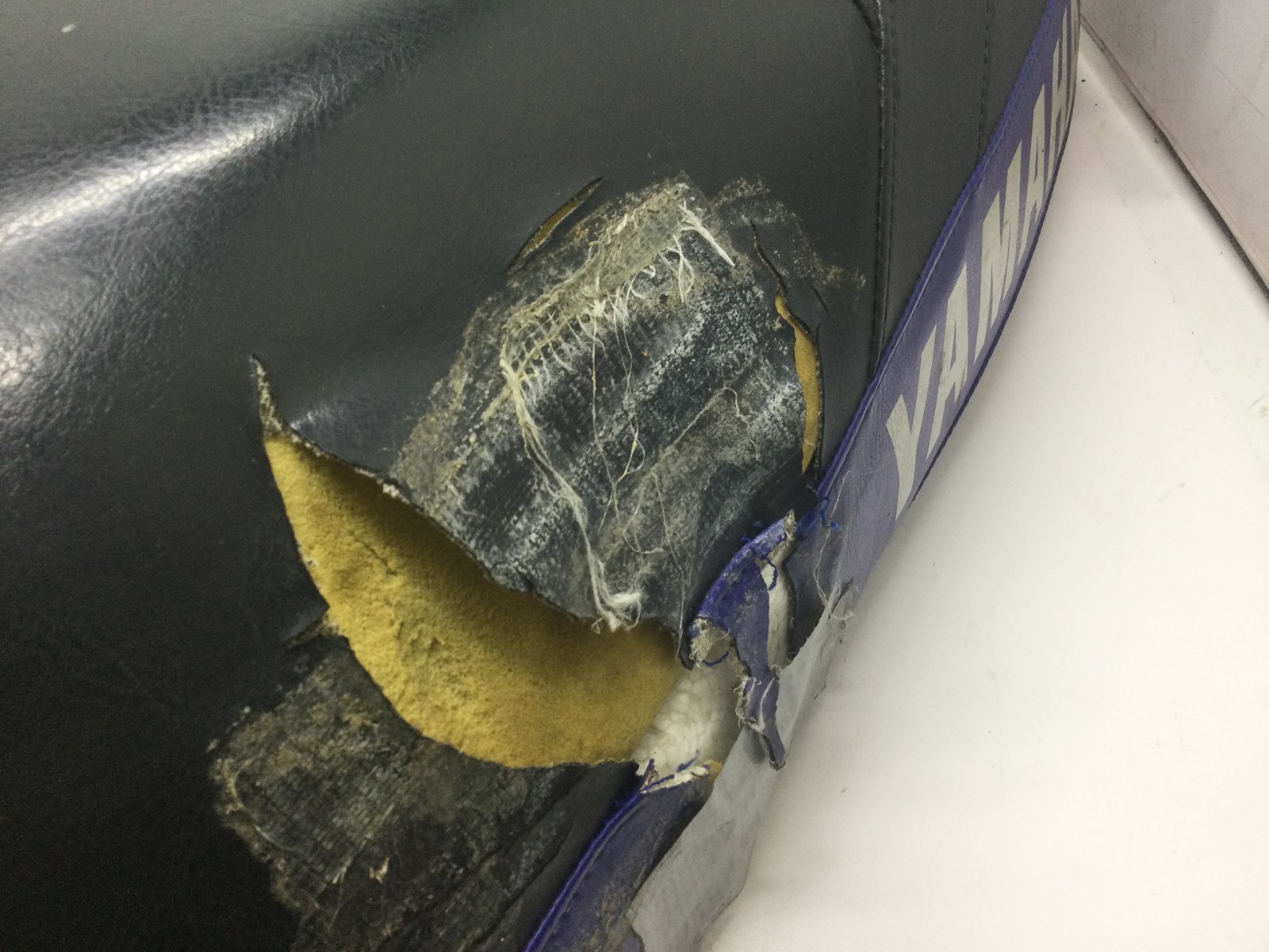 2002 Yamaha Seat - Image 3