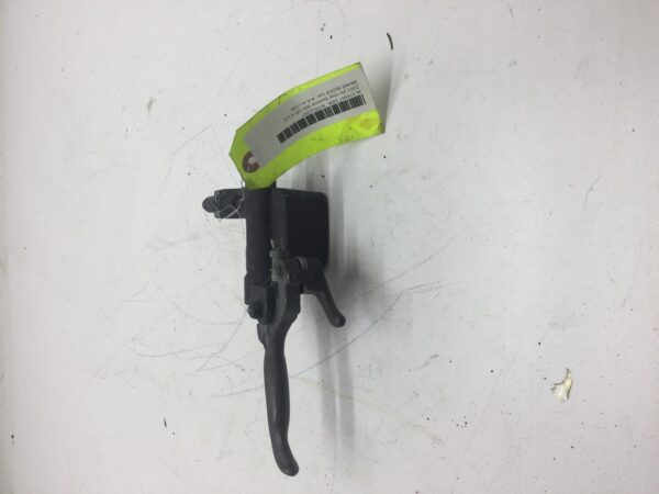 Brake Master Cylinder - Image 3