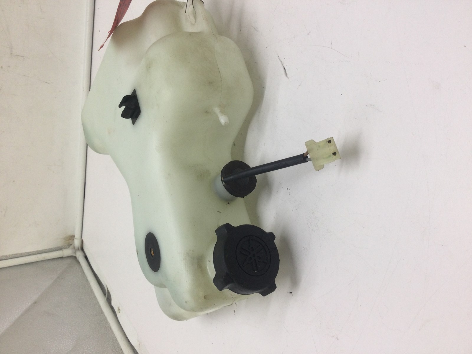 1987 Yamaha Oil Tank - Image 3