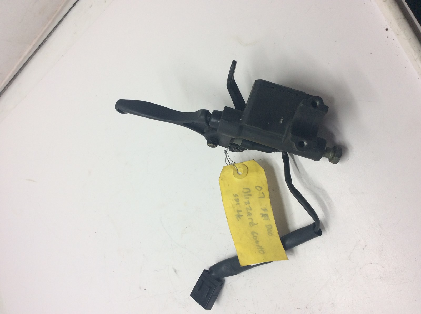 Brake Master Cylinder - Image 3