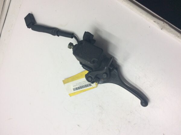 Brake Master Cylinder - Image 4