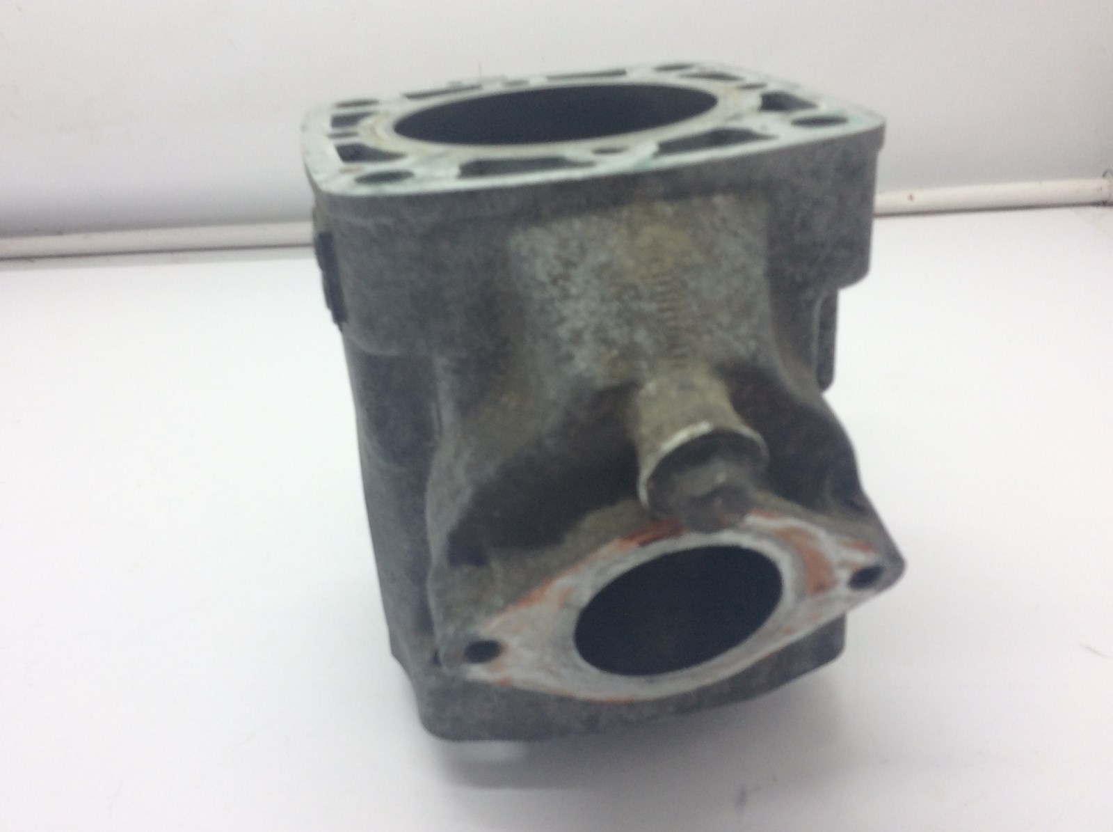 1987 Yamaha Cylinder Core / Needs honing & boring .60 Over - Image 2