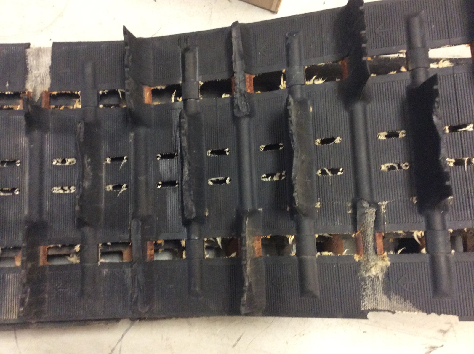 2016 Ski-Doo 16x174 track - Image 3