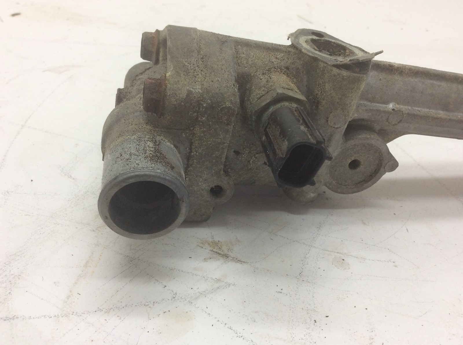 1998 Yamaha SRX 700 L/C Coolant joint Manifold - Image 5