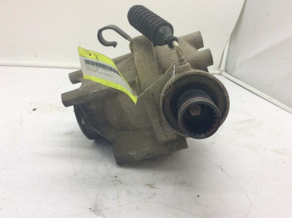 2006 Can-Am Outlander MAX 800 Rear differential - Image 4