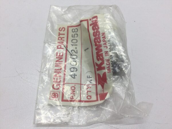 1985 Kawasaki Valve Guide - Image 3