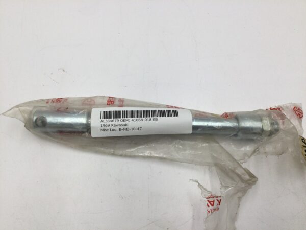 1969 Kawasaki F21M Front Axle