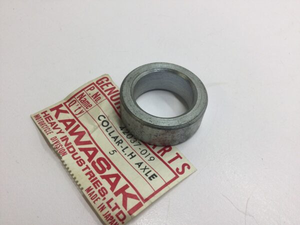 1966 Kawasaki LH Rear Axle Collar - Image 3
