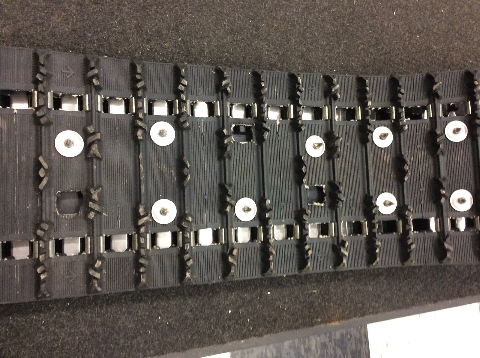 2016 Ski-Doo 15x129 Track  2.86 PITCH - Image 3