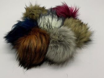 REMOVABLE AND INTERCHANGEABLE POM-POM MULTI
