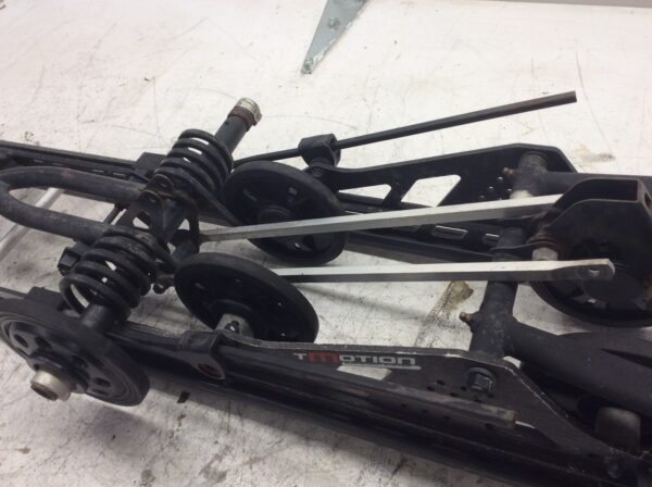 2017 Ski-Doo suspension 174" - Image 3