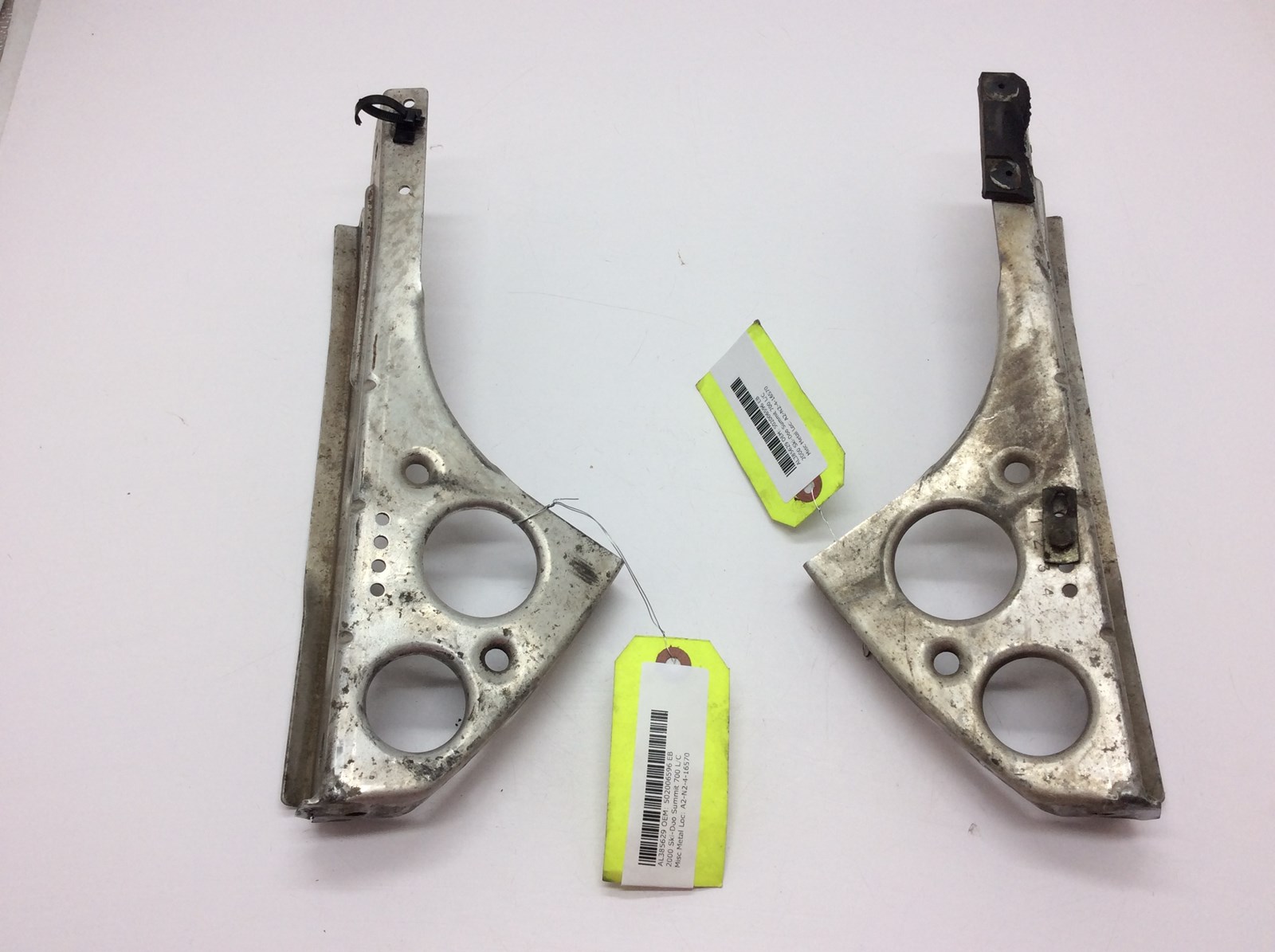 2000 Ski-Doo Right and Left Hand Belly Pan Support - Image 2